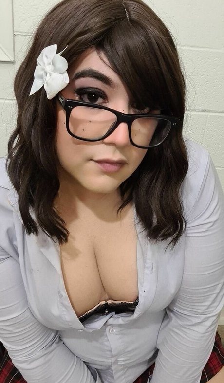 KittyFrills art model picture