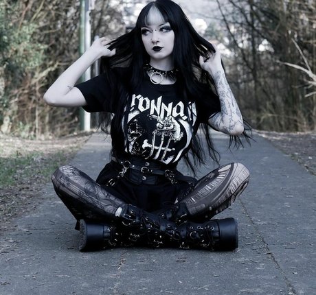 CreepyCassy sex star img