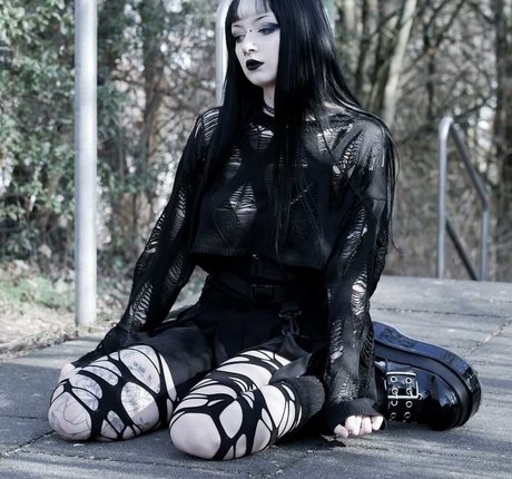 CreepyCassy model sex pictures