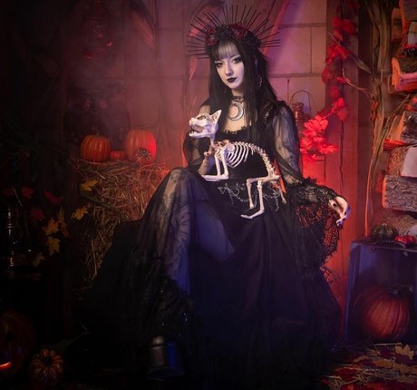 CreepyCassy porn actress gallery