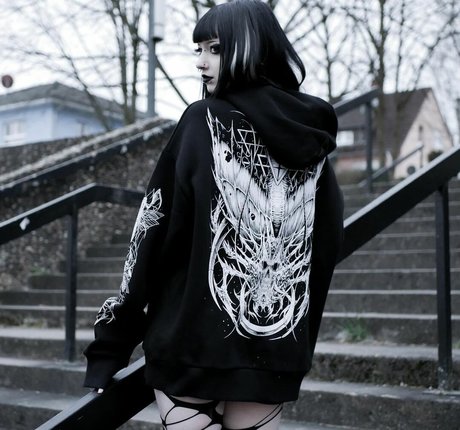 CreepyCassy model free photo