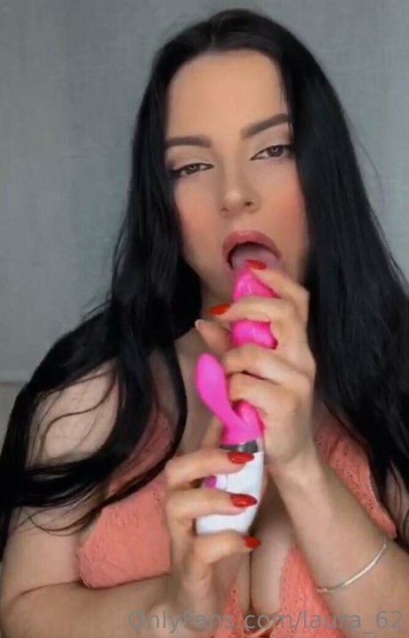 laura 62 naked actress picture