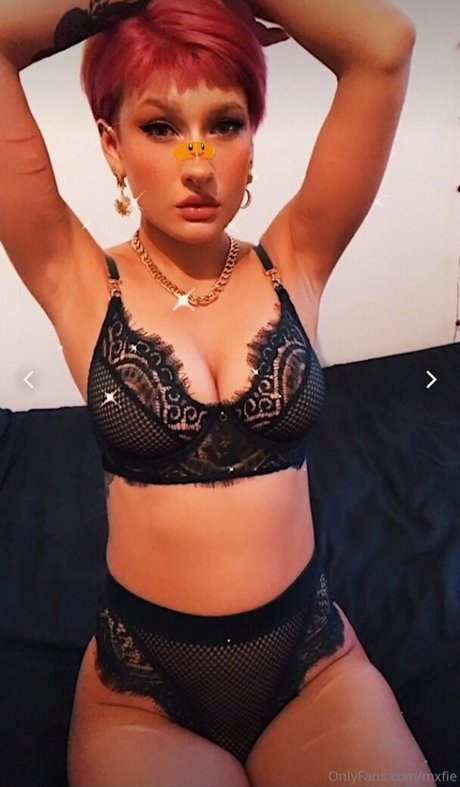 bhadxbambii pornstar erotic gallery