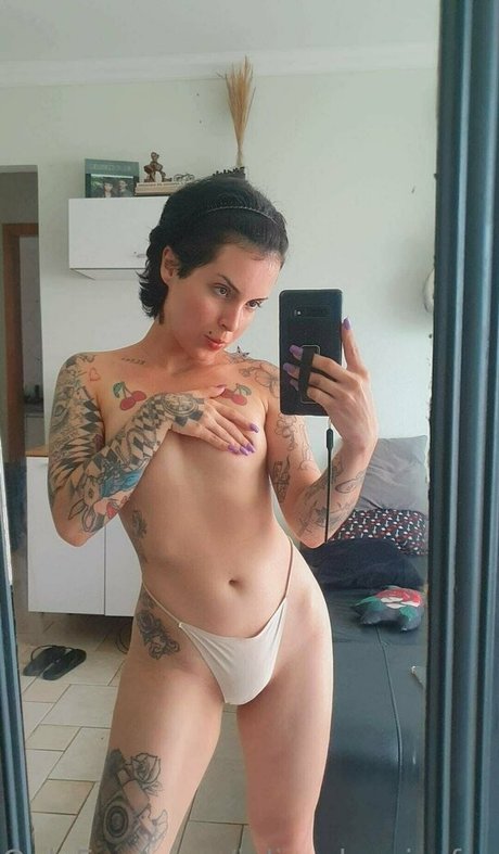 juliaxcherriesfree star hot picture