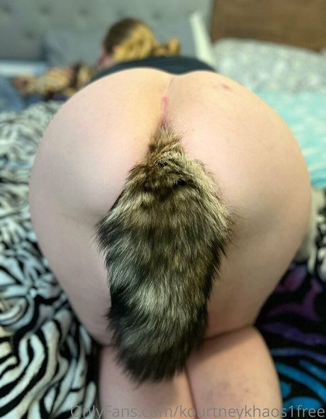 kourtneykhaos1free art star img