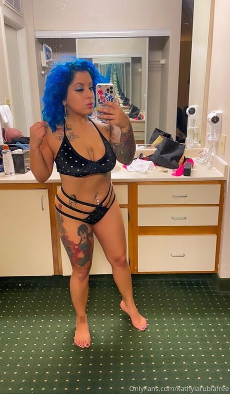 spanishxbarbiiefree model nice photo