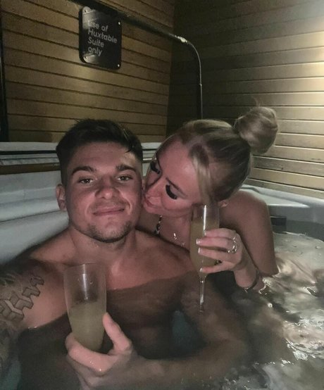 Lily Mcalpine art actress img