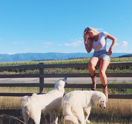 Aimee Eline exclusive actress picture