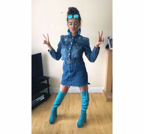 Bobbie Cook hd model photos