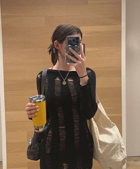 claudipher model nude pic