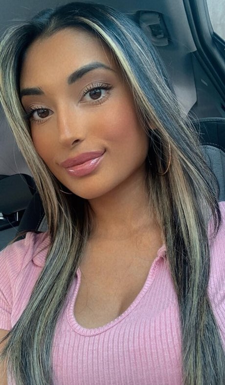 Zia Natasha Lehman star free pics