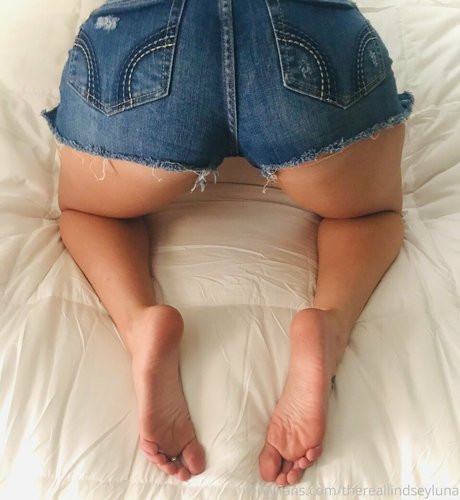 thereallindseyluna exclusive model images