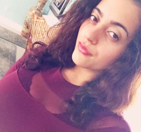 Maria Sharrad art model picture