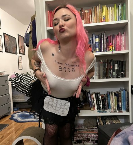 eviicherub pornstar naked photo