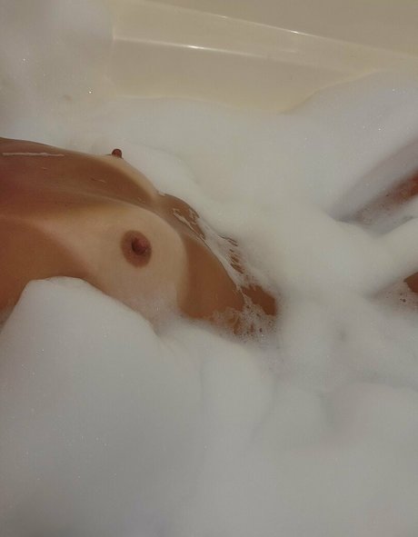 nellebeachgirl star erotic galleries