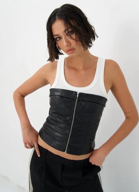 Bridget Gao Hollitt pornstar galleries