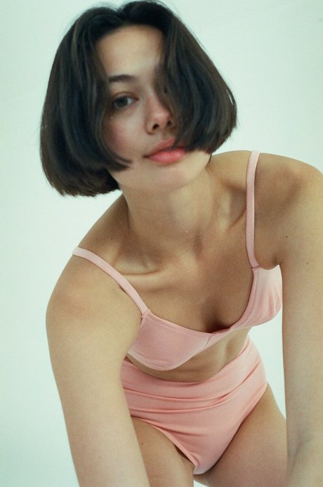 Bridget Gao Hollitt hd actress image