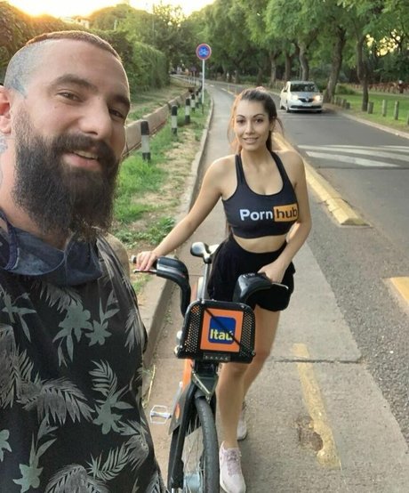 Bubblepink art model gallery