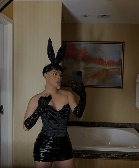 Yourplaybunnyy adult actress image