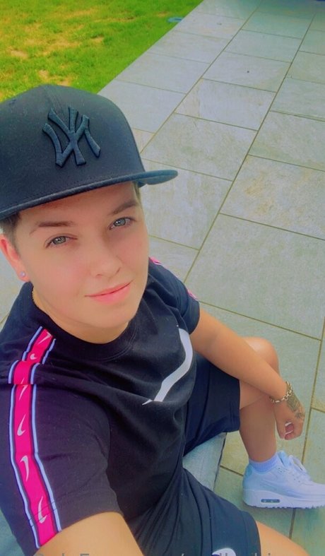 reallesbiansx exclusive pornstar photo