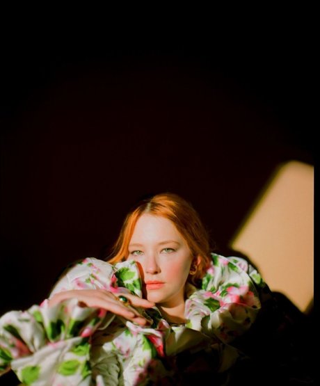 Haley Bennett sexy model img