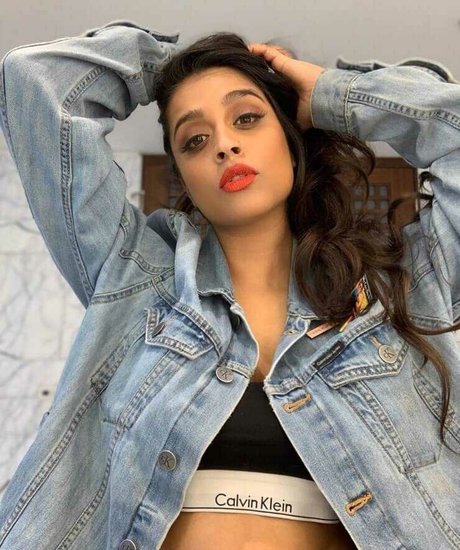 Lilly Singh model hd photos