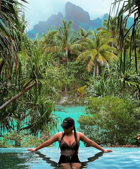 Lilly Singh art model picture