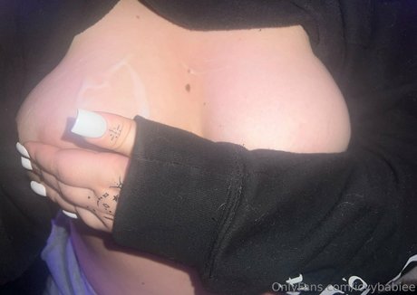 icyybabiee pornstar xxx image