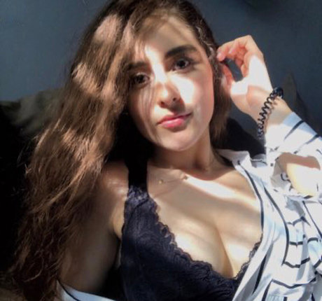 Sassi Zavala naked model image