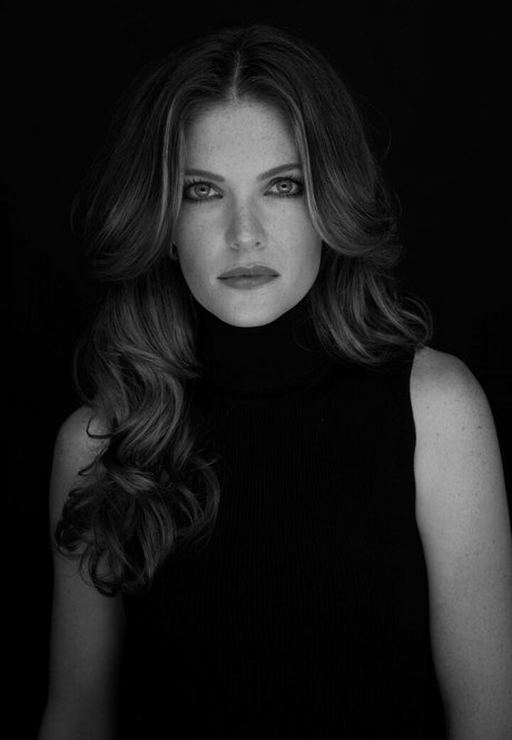Meghann Fahy erotic model picture