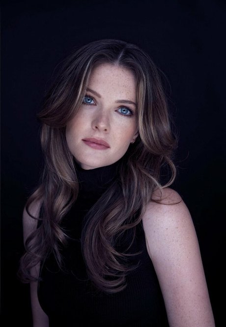 Meghann Fahy best model pictures