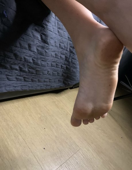 oliviamonroe nudes actress image