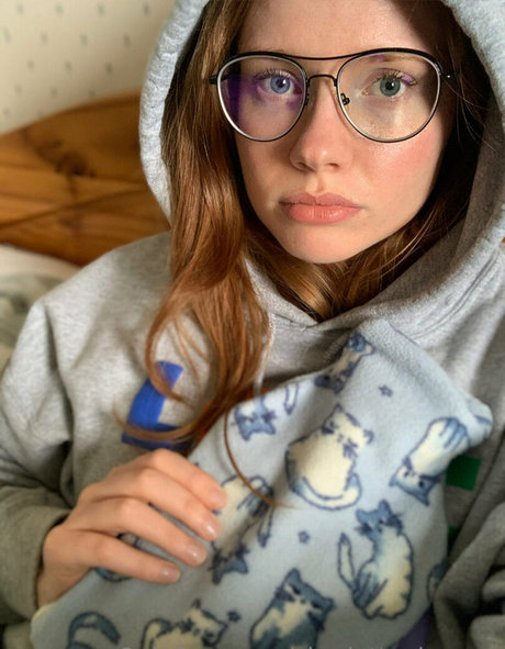 charlotteglowsup pornstar adult pictures