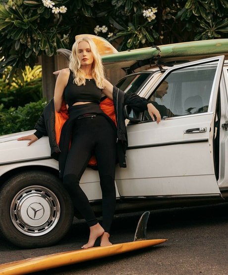 shemale handjob onlyfans sex archive