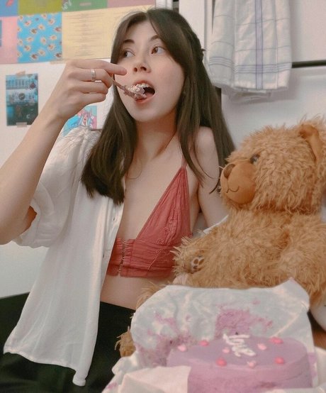 pathreacts model nudes pics