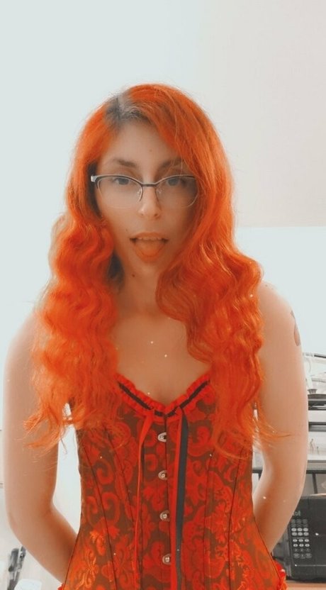 littleeevee66 pornographic actress photo