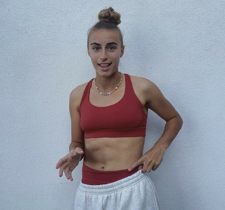 kailanovak nice model pic