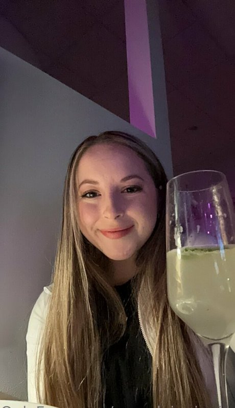 porcelainpiggiesff naked model pic