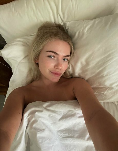 ellie miss star perfect pics