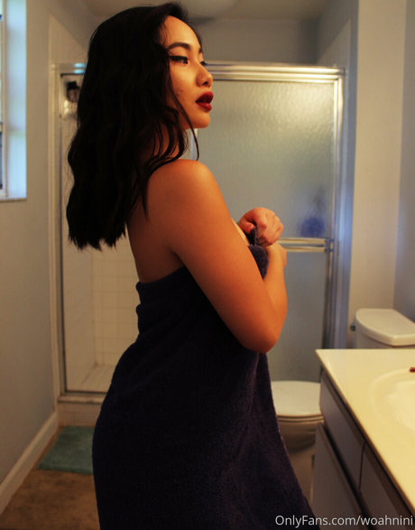 woahnini model beautiful pics