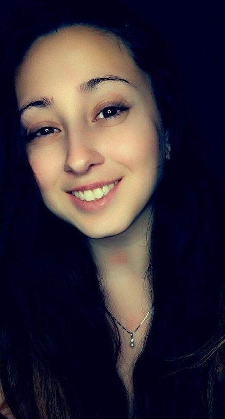 lewdicorndlc model adult photos