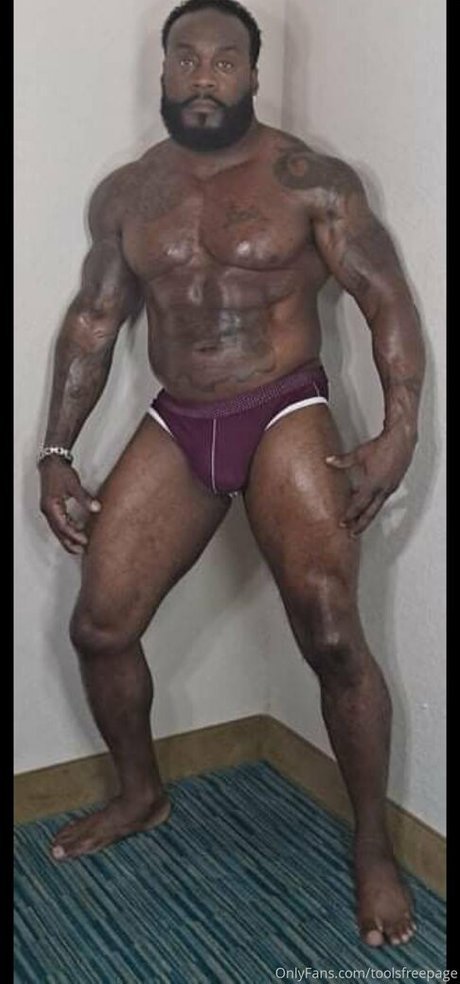 toolsfreepage porn model img