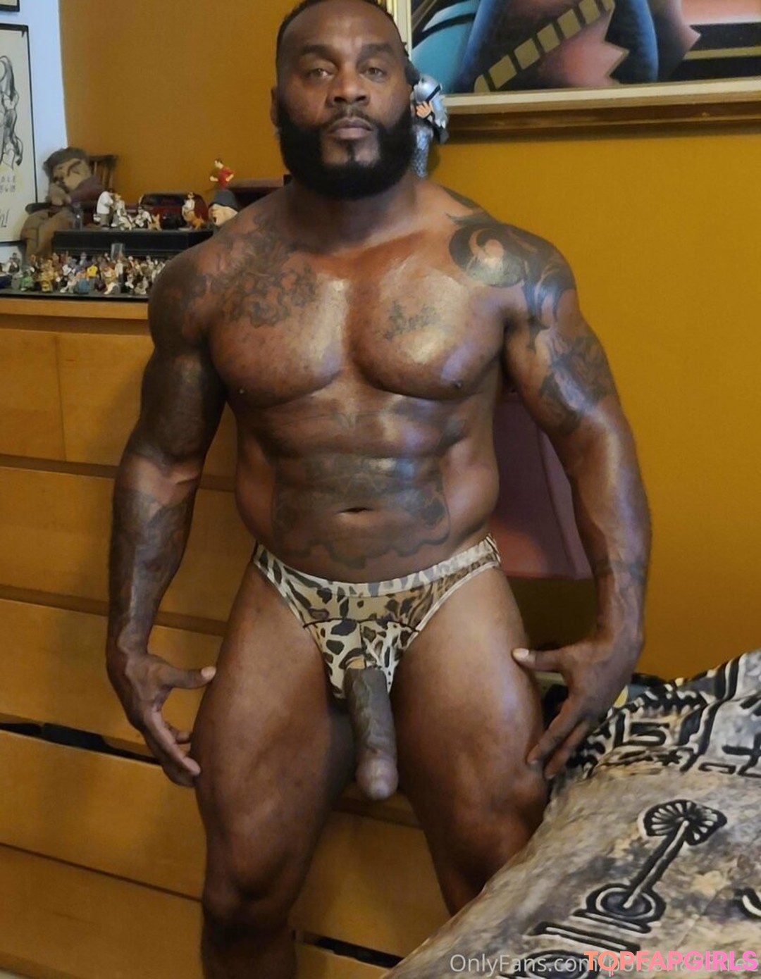 toolsfreepage naked star pic