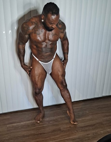 skinny blonde milf onlyfans top pic