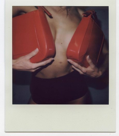 Charlotte McKinney pornstar free photo