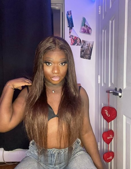 sissy serayah sex star images