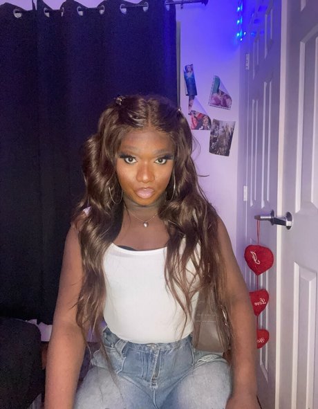 sissy serayah sex star pic