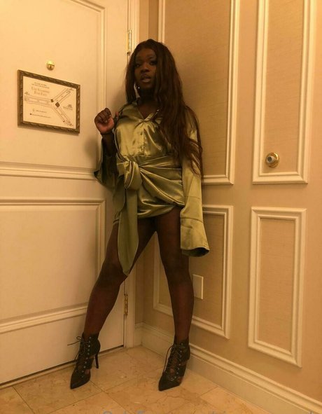 sissy serayah beautiful actress image