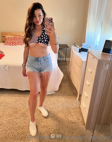 Becca Bangs star erotic photo