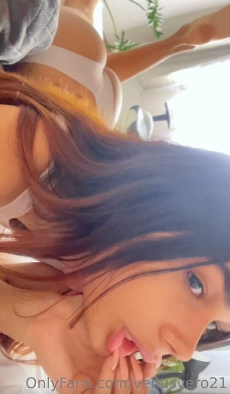 venusvero21 hot star photos